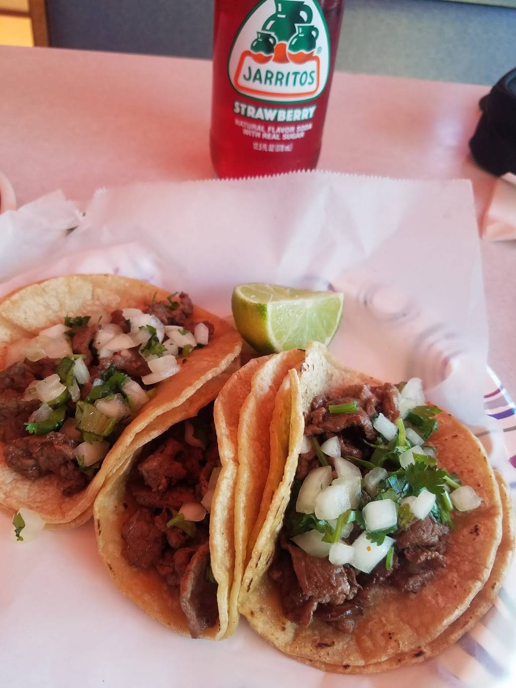 Willies Burritos | restaurant | 6106 St John Ave, Kansas City, MO 64123, USA | 8169165228 OR +1 816-916-5228