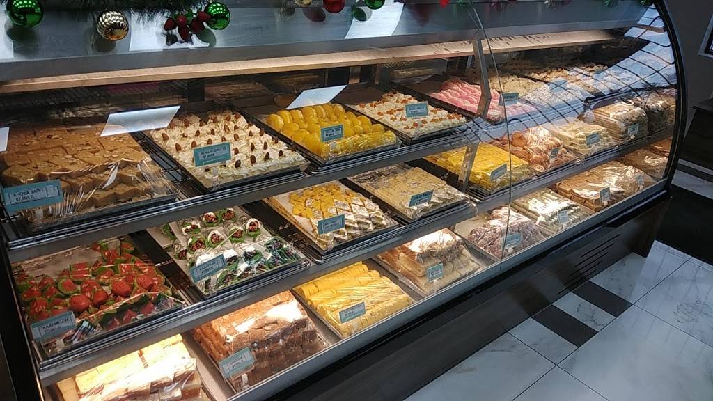 Gillz Sweet Factory | restaurant | 2131 Williams Pkwy #3, Brampton, ON L6S 5Z4, Canada | 9057992616 OR +1 905-799-2616