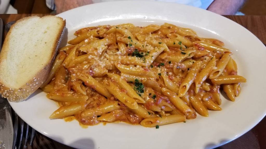 Ruggeros Family Style Restaurant | restaurant | 5768 NY-25A Suite Y, Wading River, NY 11792, USA | 6318861625 OR +1 631-886-1625