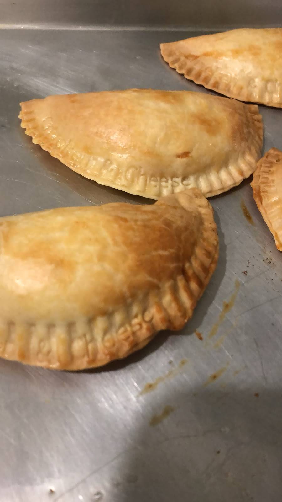 Empanada & Co. | restaurant | 334 E N Donnelly St, Mt Dora, FL 32757, USA | 4075164623 OR +1 407-516-4623