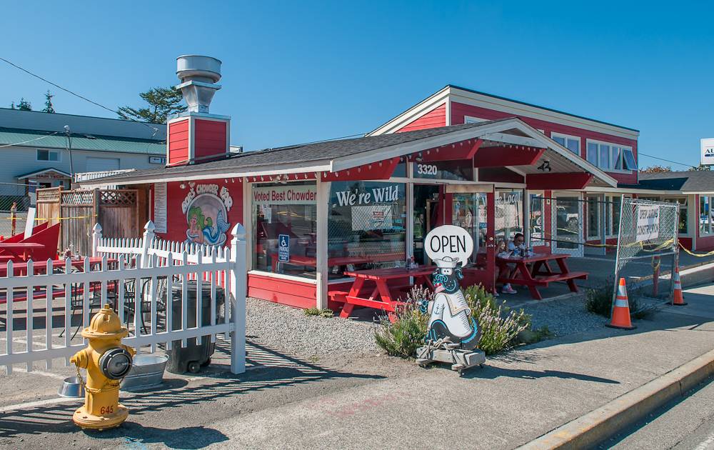 Bobs Chowder Bar & BBQ Salmon | restaurant | 3320 Commercial Ave, Anacortes, WA 98221, USA | 3602998000 OR +1 360-299-8000
