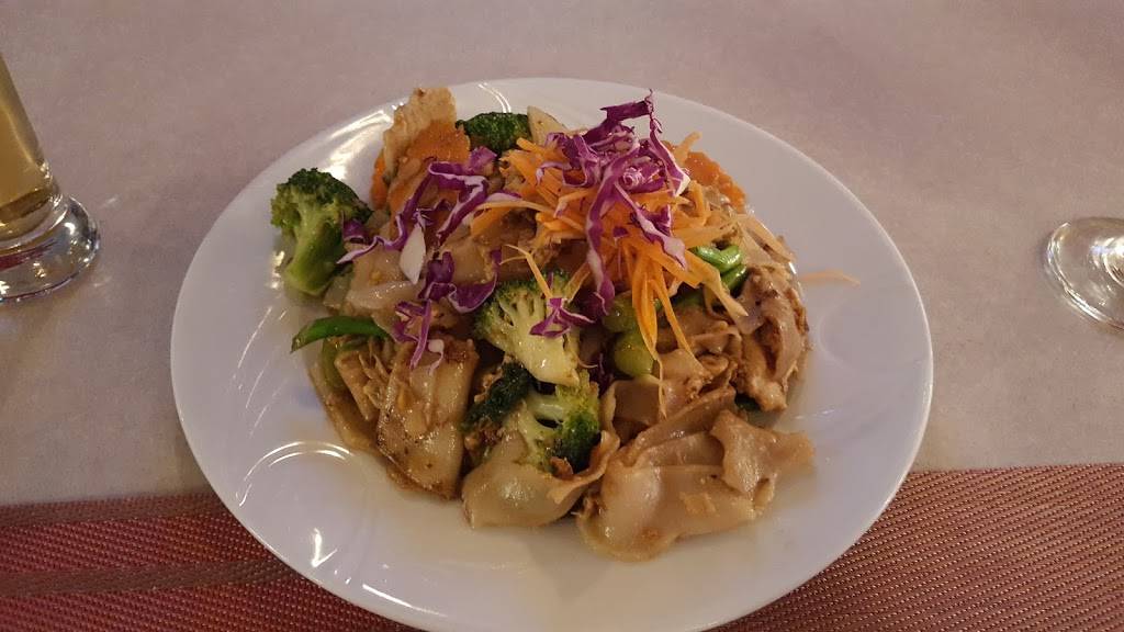 Siam Corner Thai Kitchen & Pho | restaurant | 199 Broad St, Windsor, CT 06095, USA | 8602988082 OR +1 860-298-8082