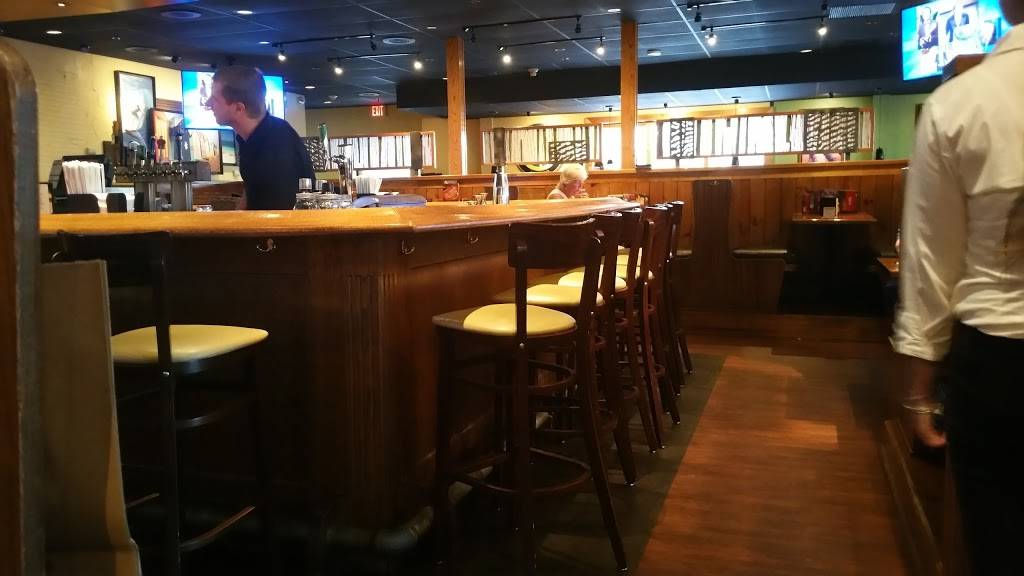 Outback Steakhouse | restaurant | 612 Wellwood Ave, Lindenhurst, NY 11757, USA | 6319572600 OR +1 631-957-2600