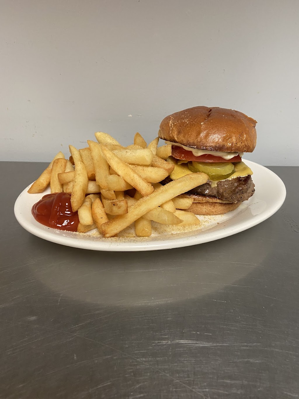 Charlie Ks | restaurant | 111 N Sycamore Ave, Sycamore, OH 44882, USA | 4199272323 OR +1 419-927-2323