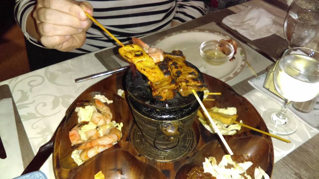 Restaurant Fleurs dAsie | restaurant | 876 Boulevard Sir-Wilfrid-Laurier, Mont-Saint-Hilaire, QC J3H 6B7, Canada | 4504678150 OR +1 450-467-8150