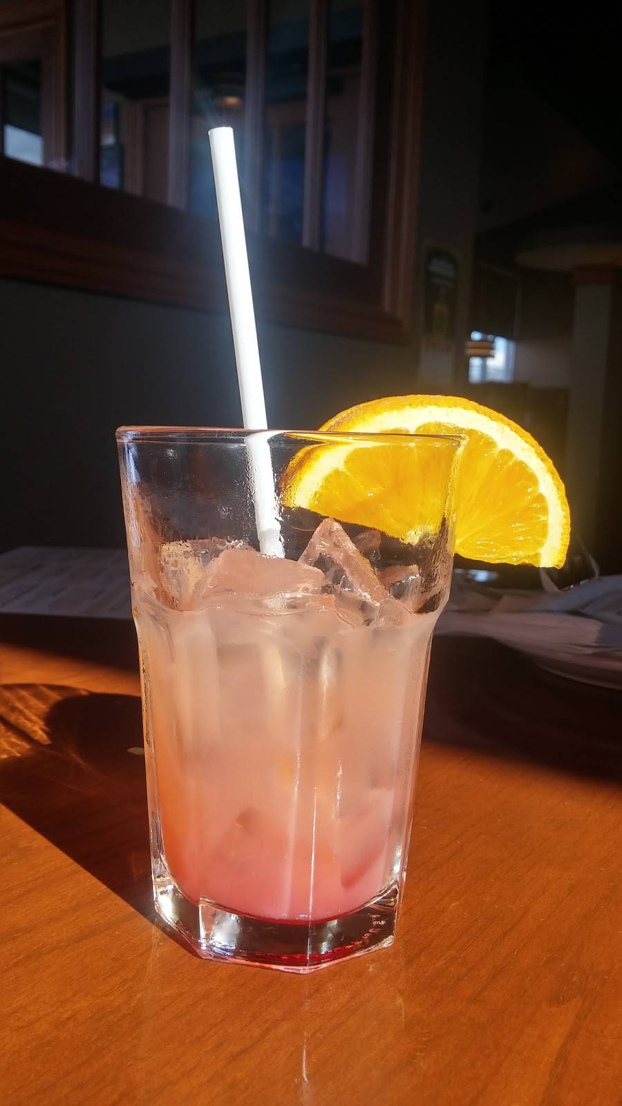 Bernies Bar & Grill | restaurant | 1225 Wonderland Rd N, London, ON N6G 2V9, Canada | 5196570597 OR +1 519-657-0597