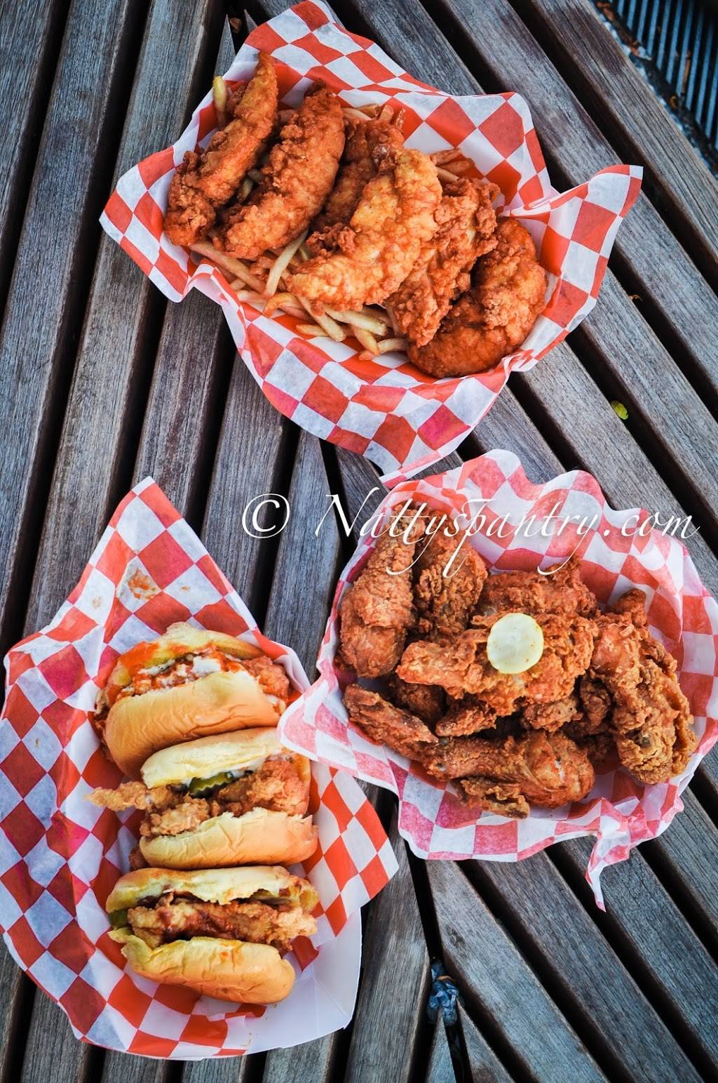 Big City Chicken | restaurant | 900 E Grand Ave, Chicago, IL 60611, USA | 3125467440 OR +1 312-546-7440