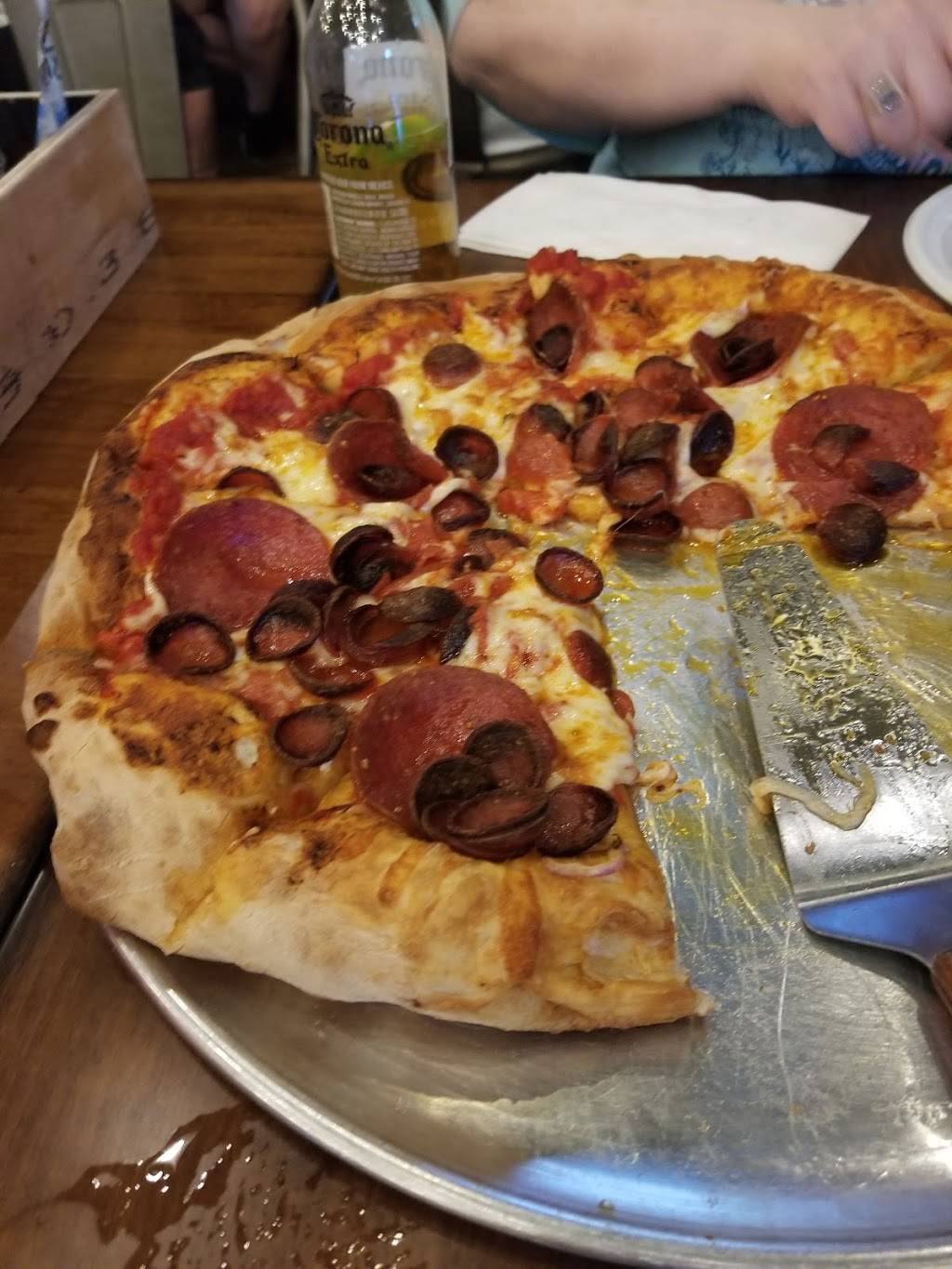 Caliente Pizza and Draft House | restaurant | 2125 Mosside Blvd, Monroeville, PA 15146, USA | 4124578777 OR +1 412-457-8777