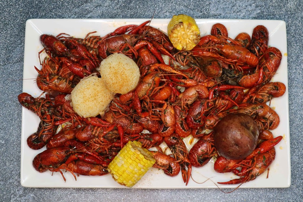 Bjs Baywatch Seafood & More | restaurant | 921 W Commerce St, Dallas, TX 75208, USA | 2143936159 OR +1 214-393-6159