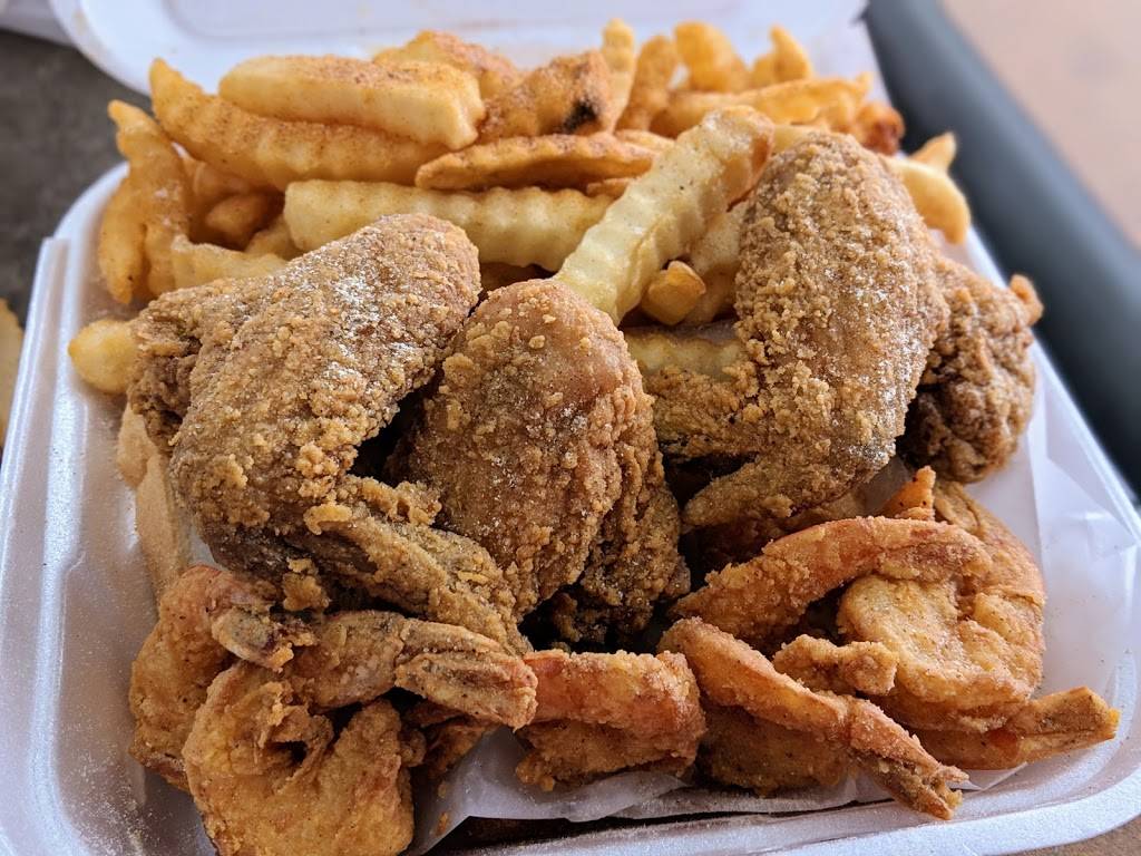 red snapper fish & chicken | restaurant | 501 N Central Ave, Hapeville, GA 30354, USA | 4043431393 OR +1 404-343-1393