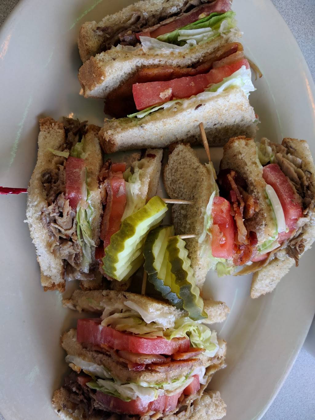 Briskets | restaurant | 2474 Navarre Ave, Oregon, OH 43616, USA | 4196910022 OR +1 419-691-0022