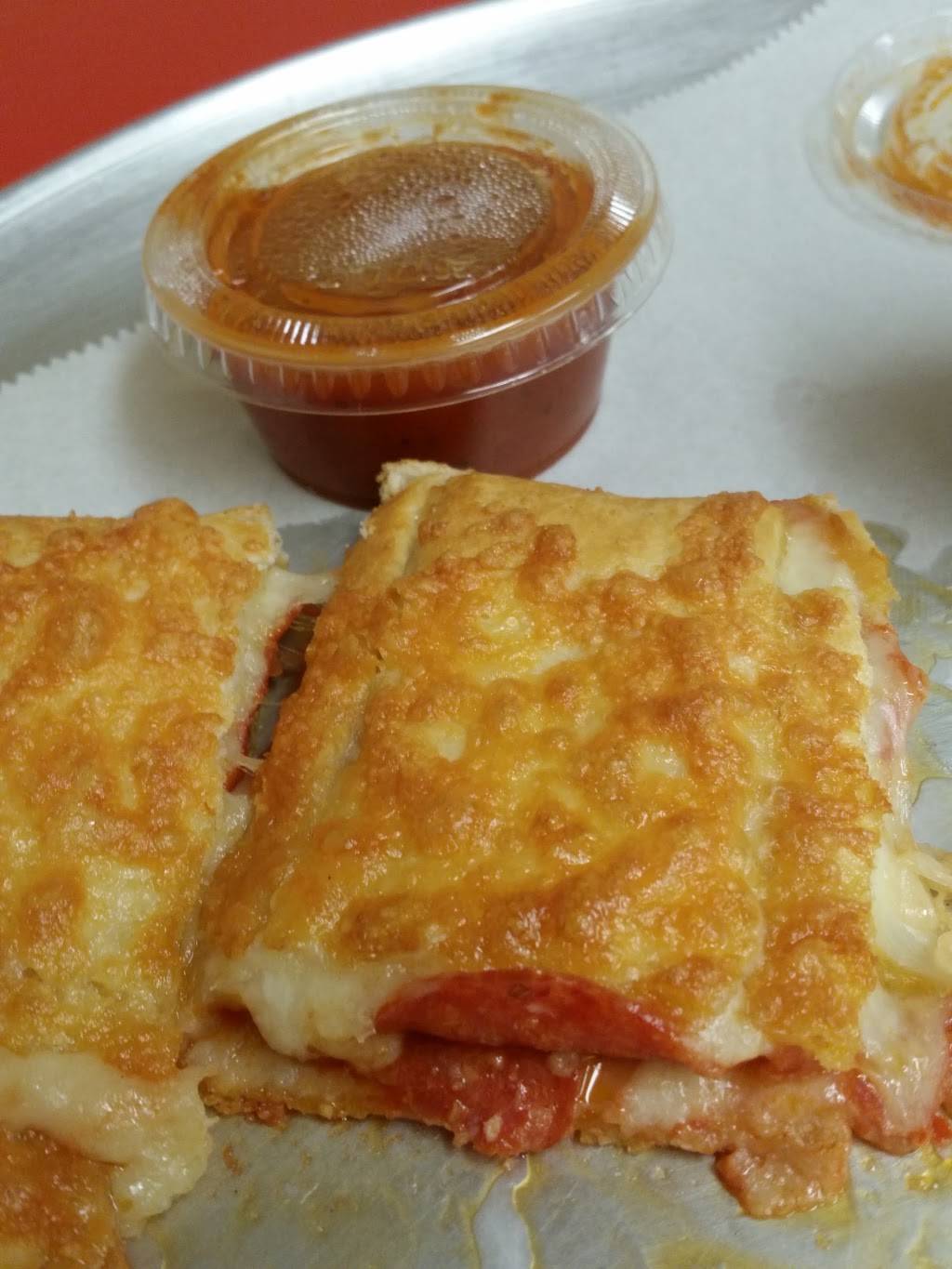 House of Pizza | restaurant | 8 Main Street, Triangle Plaza, Newport, ME 04953, USA | 2073682155 OR +1 207-368-2155