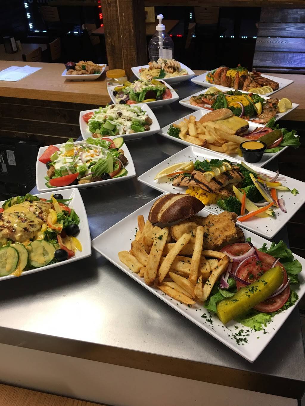 The Captains Table | restaurant | 226 S Telegraph Rd, Pontiac, MI 48341, USA | 2486824400 OR +1 248-682-4400