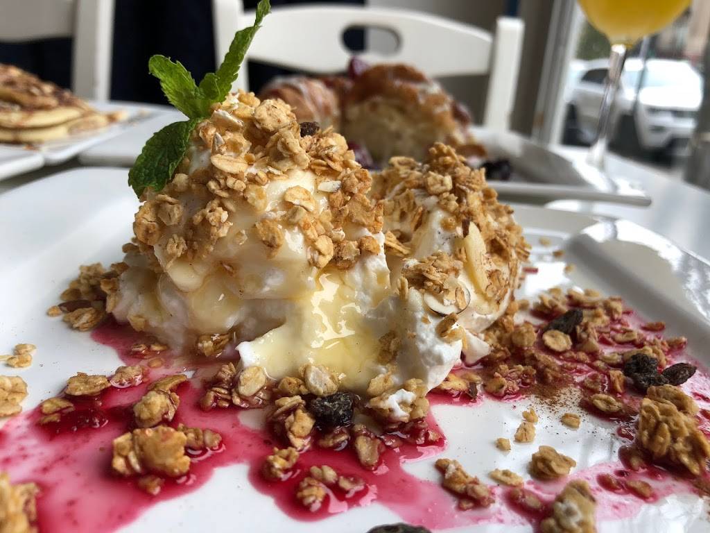 Blue Door Souvlakia | restaurant | 8413 3rd Ave, Brooklyn, NY 11209, USA | 7186808600 OR +1 718-680-8600