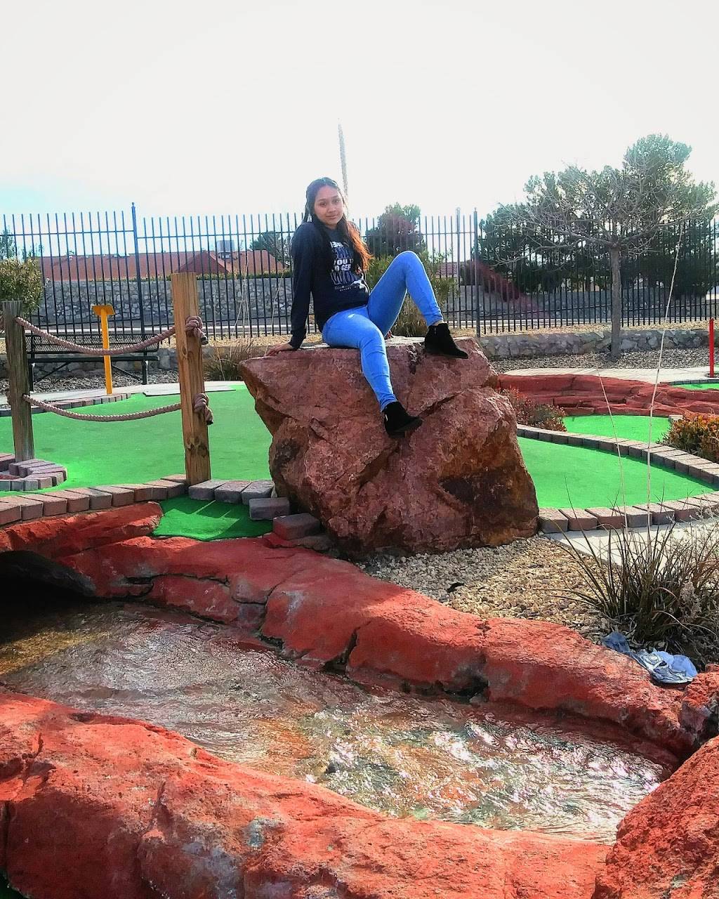 Adventure Zone | restaurant | 251 Redd Rd, El Paso, TX 79932, USA | 9155859663 OR +1 915-585-9663