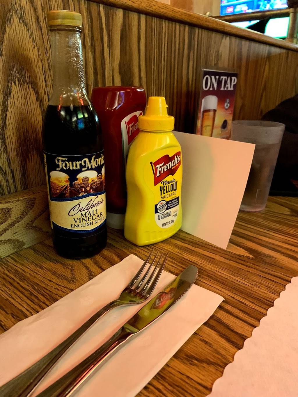 Ocean cove bar and grill | restaurant | 23255 Coast Hwy, Jenner, CA 95450, USA | 7078473158 OR +1 707-847-3158