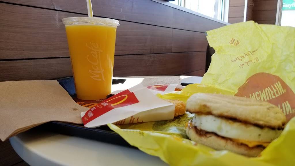 McDonalds | cafe | 2454 Parkedale Ave, Brockville, ON K6V 3G8, Canada | 6133425551 OR +1 613-342-5551