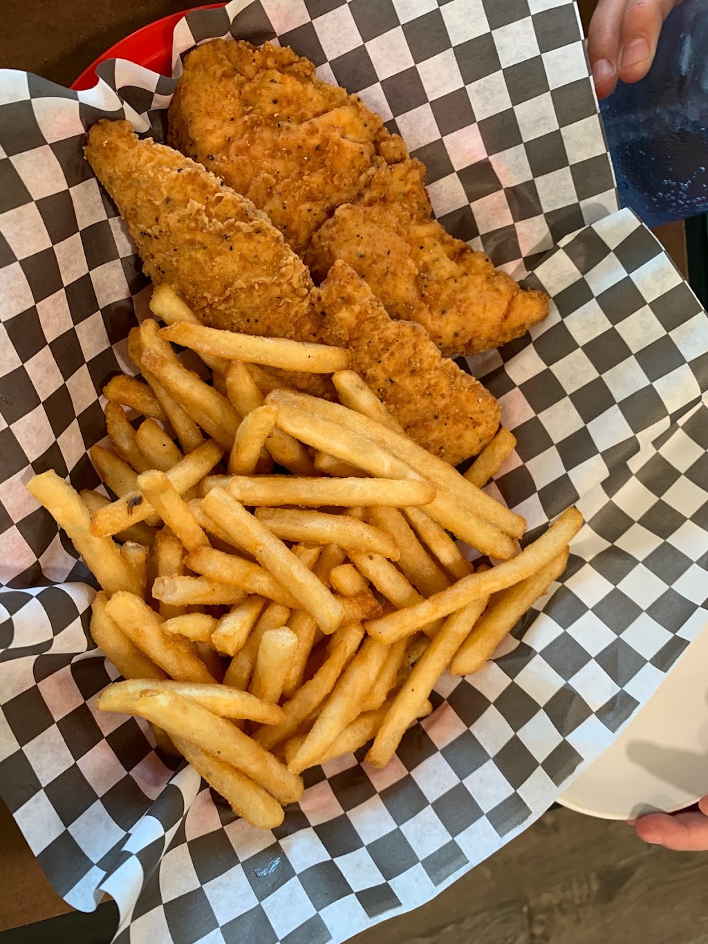 Luckys Bar & Grill | restaurant | 34A N Mariposa Dr, Tygh Valley, OR 97063, USA | 5415442044 OR +1 541-544-2044