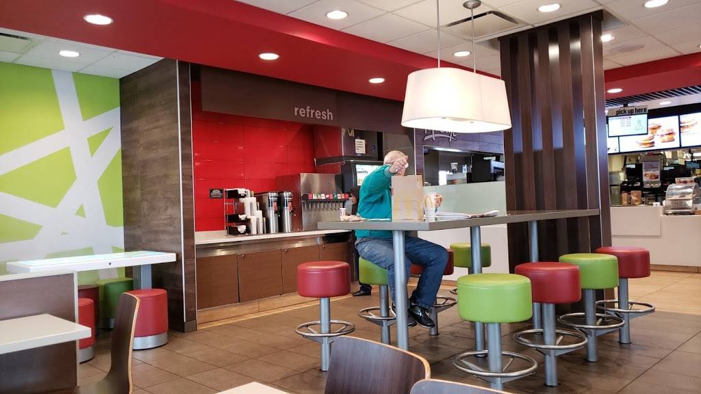 McDonalds | cafe | 6155 Crawfordsville Rd, Indianapolis, IN 46224, USA | 3172447552 OR +1 317-244-7552