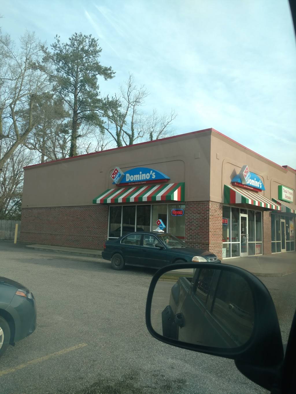 Dominos Pizza | meal delivery | 311 Harris Ave, Raeford, NC 28376, USA | 9108482007 OR +1 910-848-2007