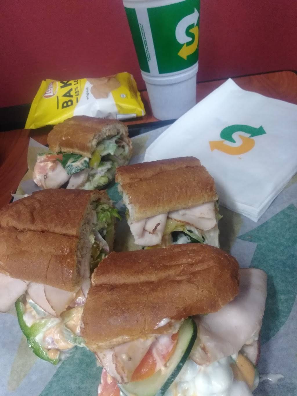 Subway | meal takeaway | 4220 Brooklake Rd NE, Salem, OR 97305, USA | 5034631114 OR +1 503-463-1114