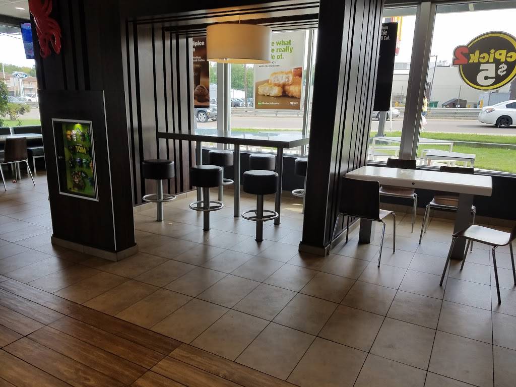McDonalds | cafe | 1223 Worcester Rd, Framingham, MA 01701, USA | 5088759771 OR +1 508-875-9771