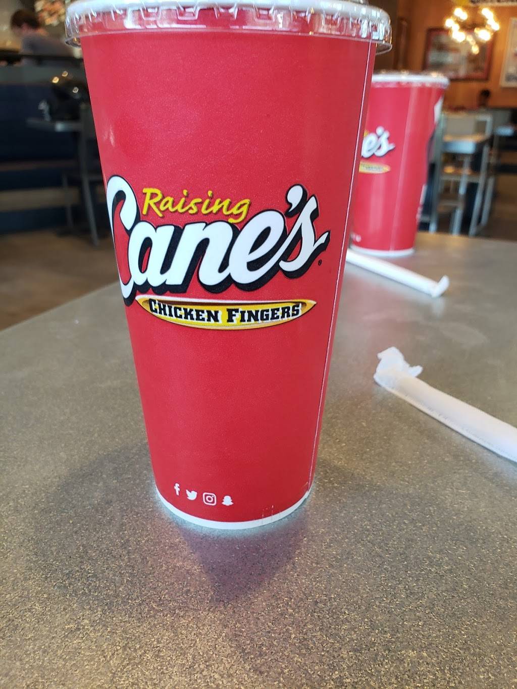 Raising Canes Chicken Fingers | meal takeaway | 40390 Margarita Rd, Temecula, CA 92591, USA | 9515872308 OR +1 951-587-2308
