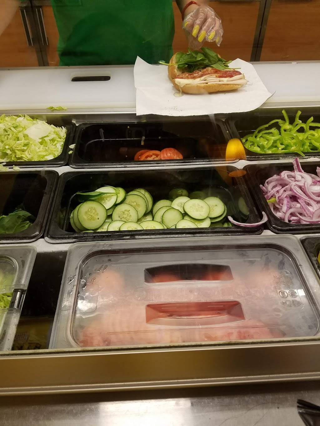 Subway Restaurants | restaurant | 333 W North Ave, Chicago, IL 60610, USA | 3129440661 OR +1 312-944-0661