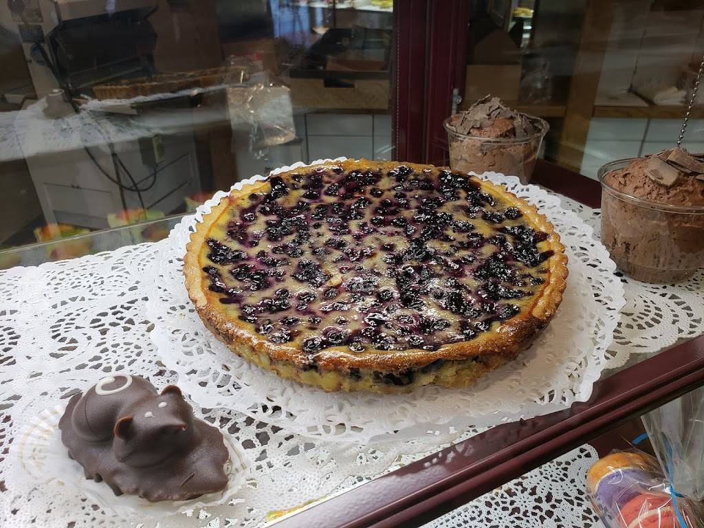 La Chatelaine French Bakery and Bistro | bakery | 65 W Bridge St, Dublin, OH 43017, USA | 6147637151 OR +1 614-763-7151