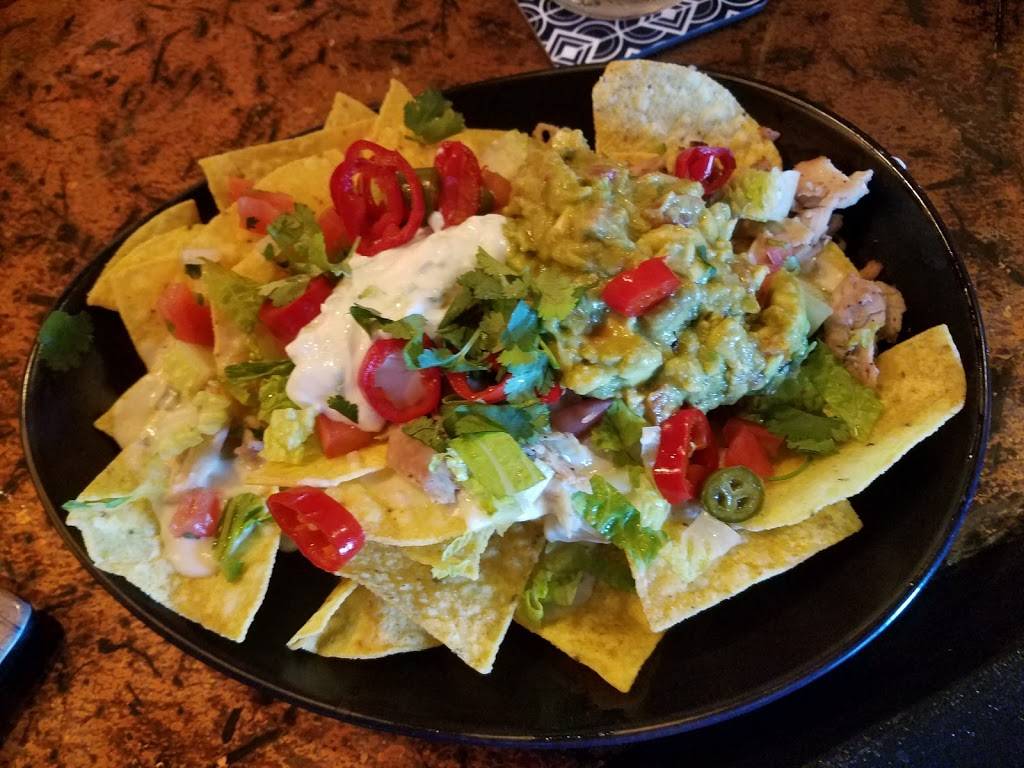 Moniker 86 Social Club | restaurant | 821 3rd Ave SE, Cedar Rapids, IA 52403, USA | 3192008686 OR +1 319-200-8686