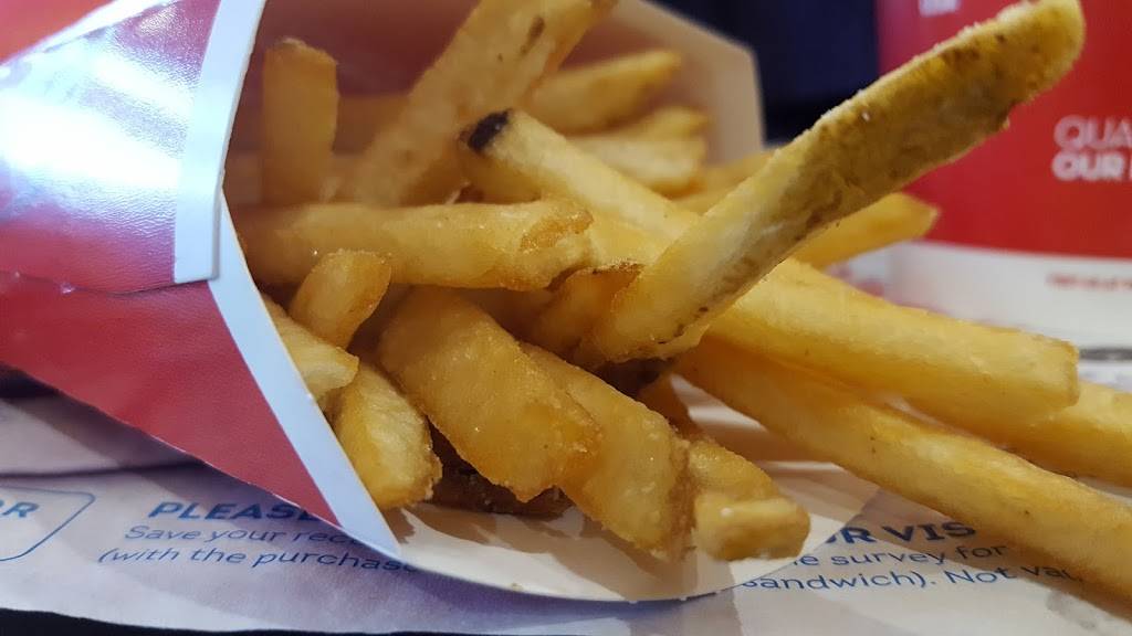 Wendys | restaurant | 820 Old Country Rd, Garden City, NY 11530, USA | 5162289040 OR +1 516-228-9040