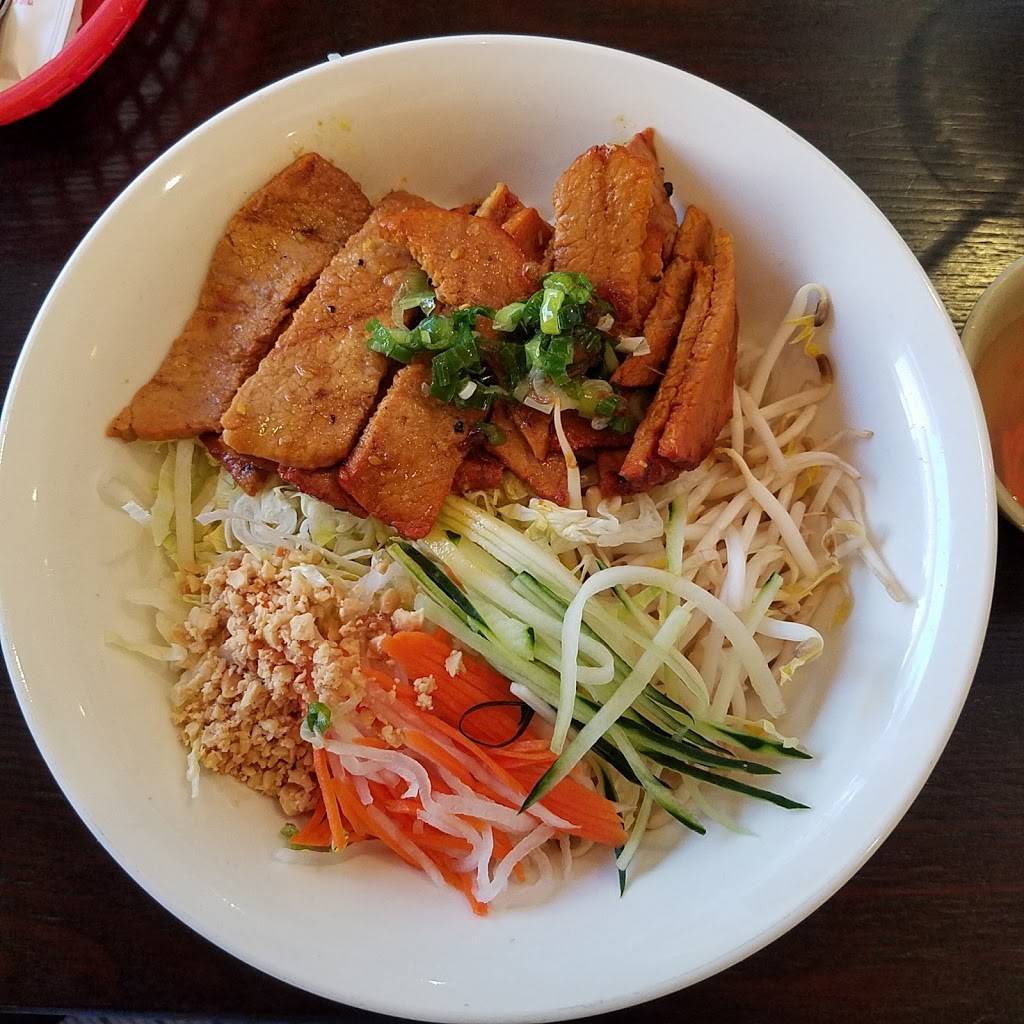 Pho UTC & Grill | restaurant | 8915 Towne Centre Dr, San Diego, CA 92122, USA | 8583200504 OR +1 858-320-0504