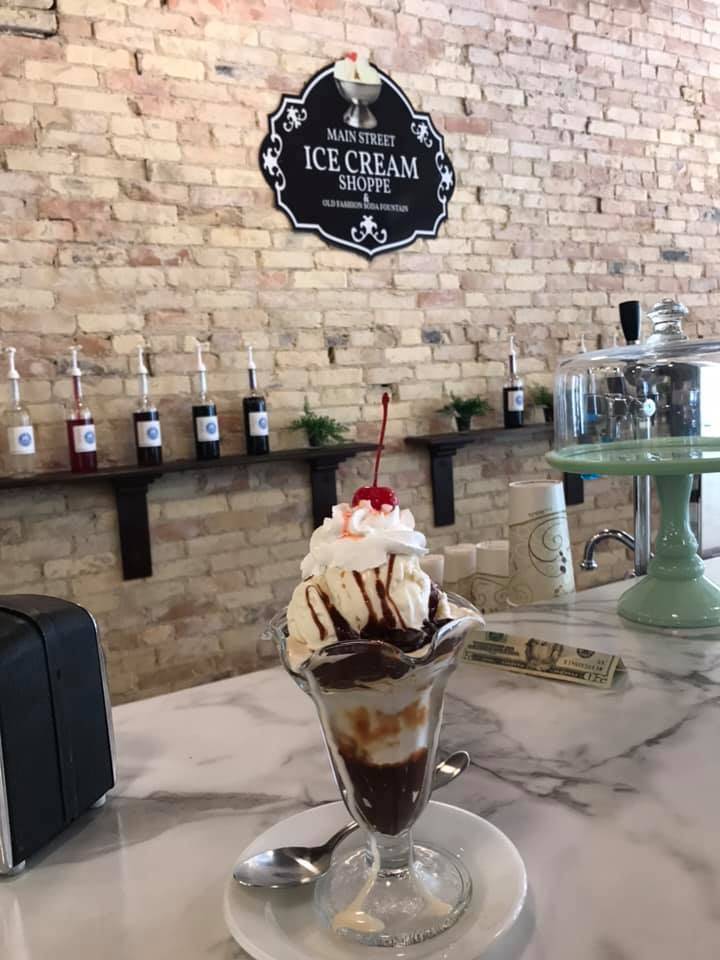 Main Street Ice Cream Shoppe and Old Fashion Soda Fountain | restaurant | 1002 4th Ave, Lake Odessa, MI 48849, USA | 6165375100 OR +1 616-537-5100