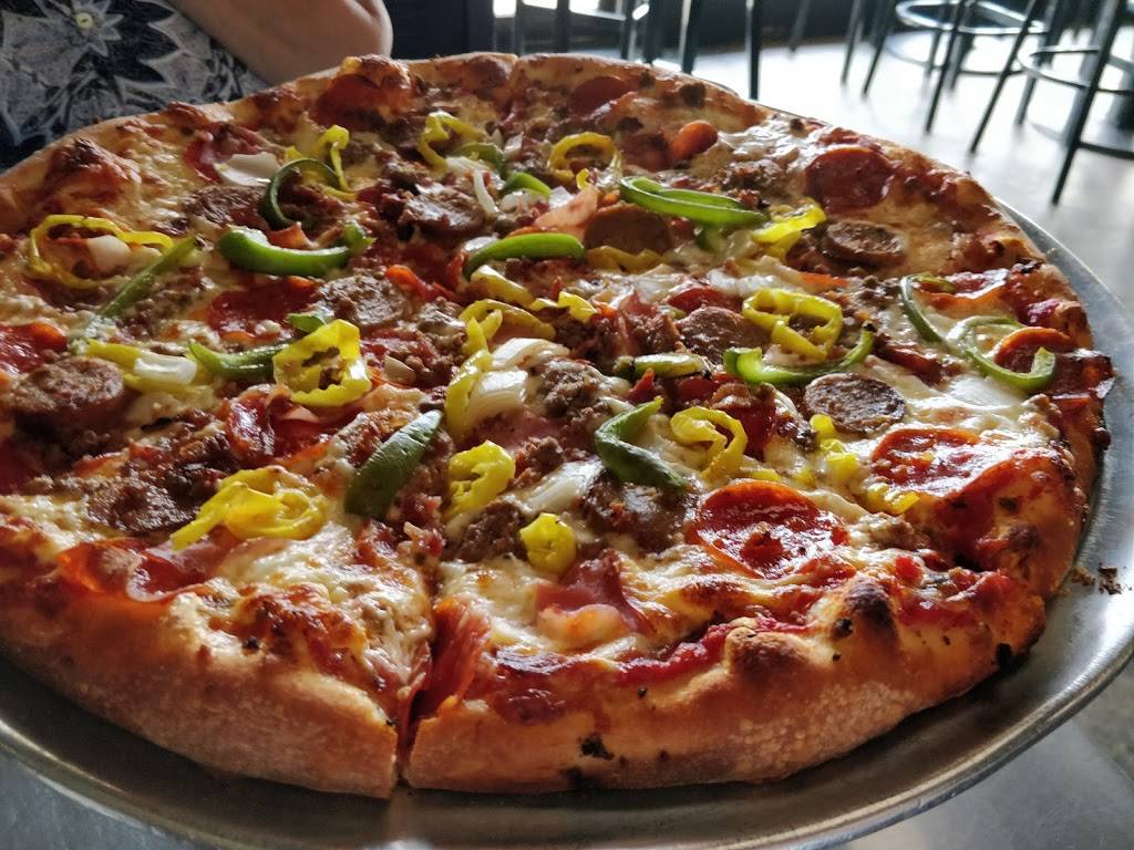 Lupis Pizza Pies | restaurant | 5504 Hixson Pike, Hixson, TN 37343, USA | 4238473700 OR +1 423-847-3700