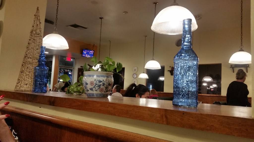 Henris Restaurant | restaurant | 21601 Sherman Way, Canoga Park, CA 91303, USA | 8183485582 OR +1 818-348-5582