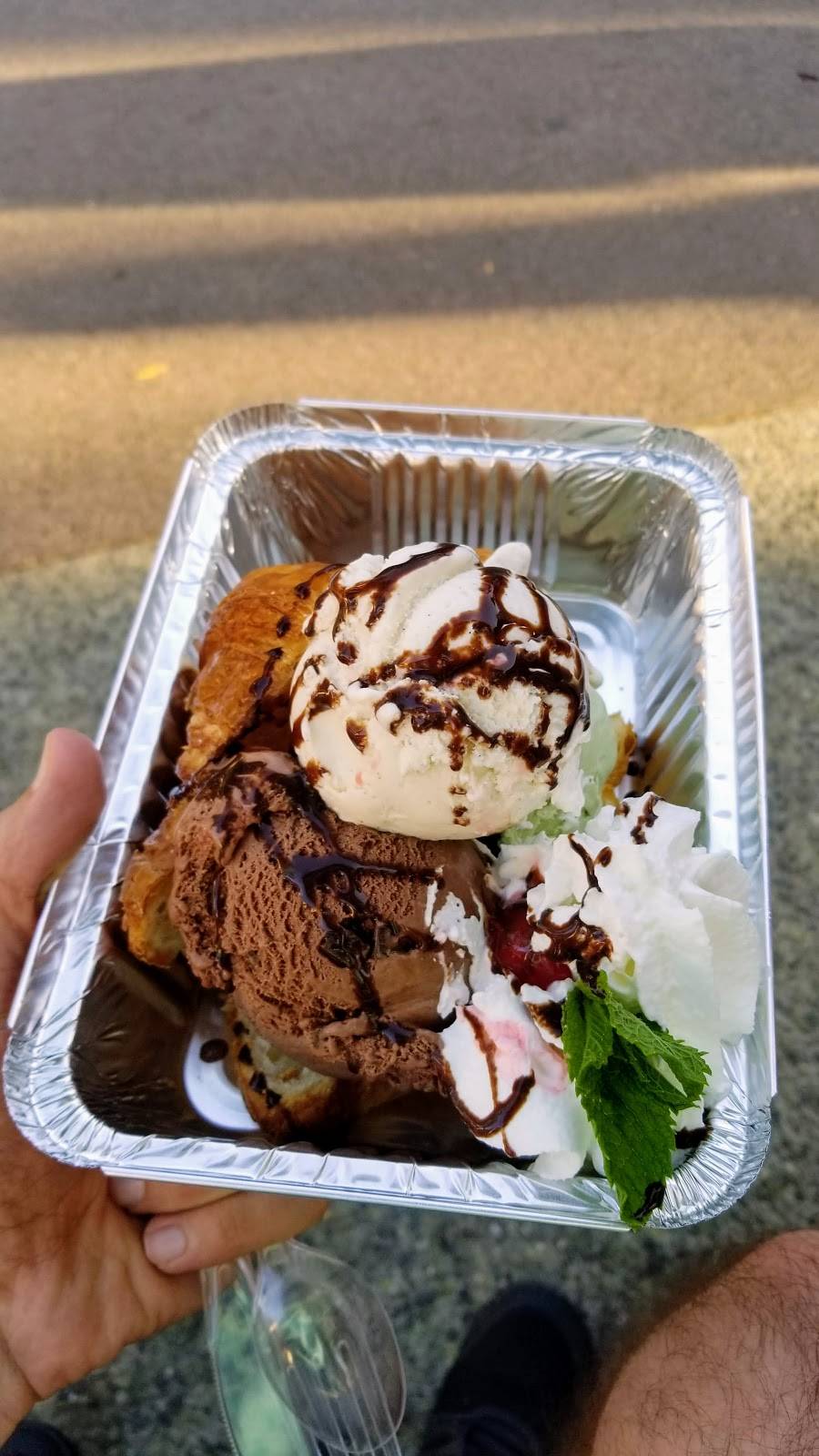 Napolini | meal takeaway | 1580 Disneyland Dr, Anaheim, CA 92802, USA | 7147766200 OR +1 714-776-6200