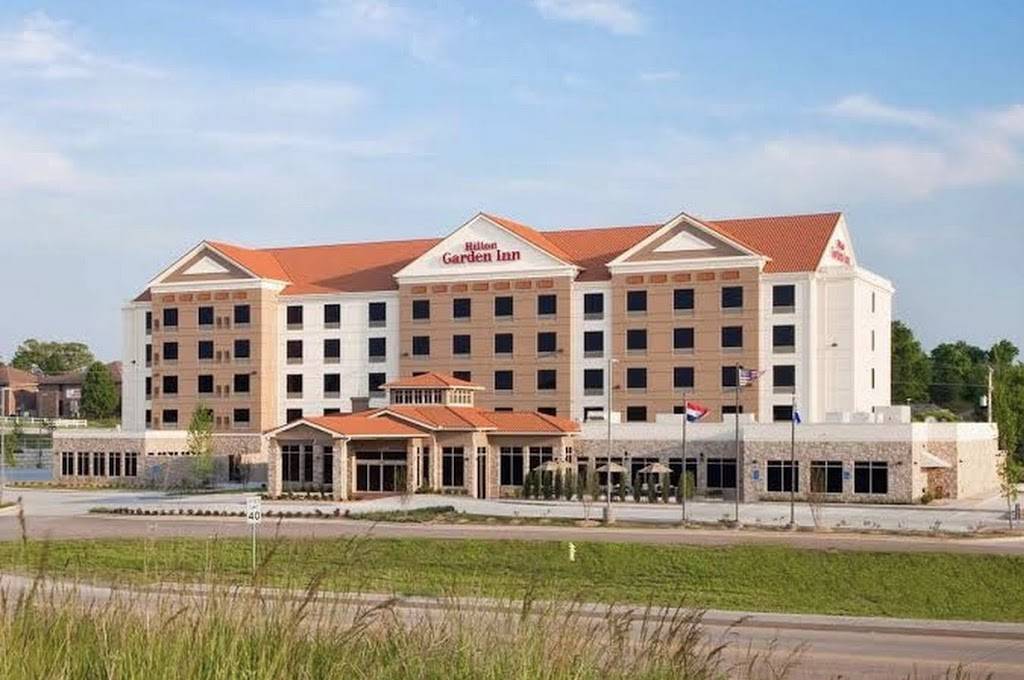 The Garden Grille and Bar | restaurant | 4155 S Nature Center Way, Springfield, MO 65804, USA | 4178758143 OR +1 417-875-8143