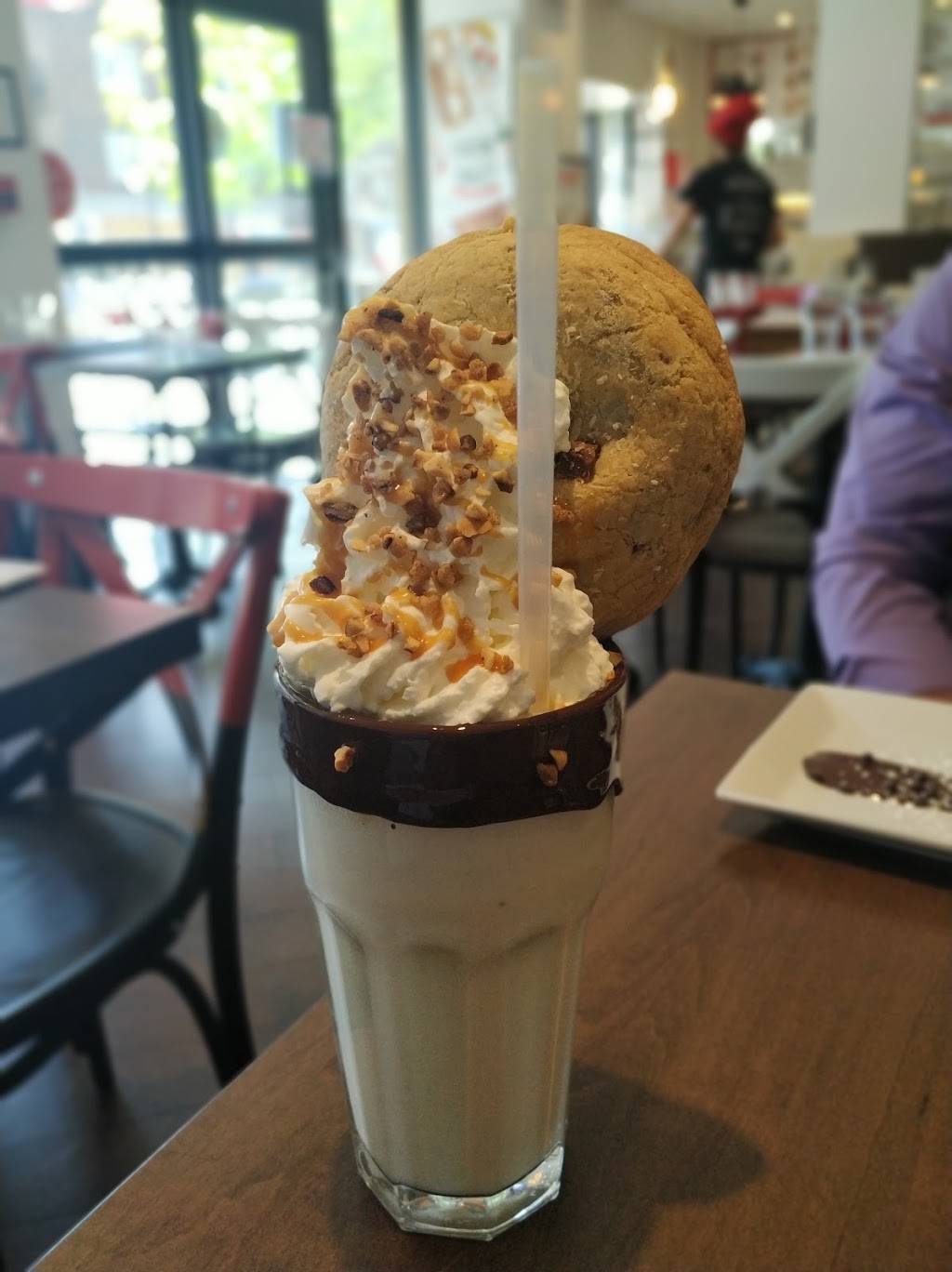 Juliette & Chocolat | restaurant | 5549 Av de Monkland, Montréal, QC H4A 1C8, Canada | 5145437212 OR +1 514-543-7212