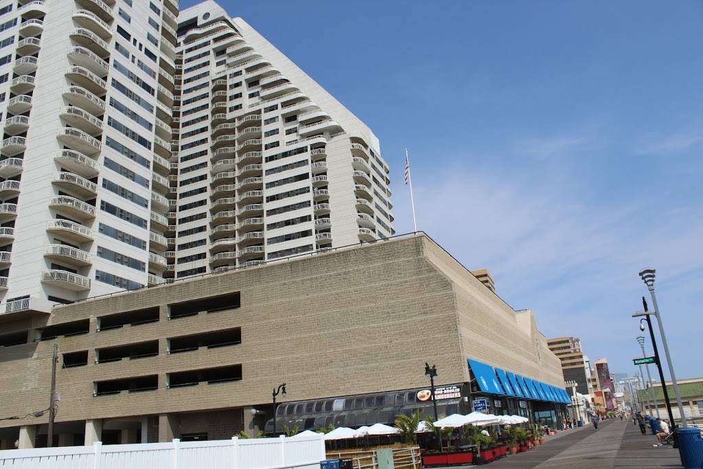 Celebrity Corner | restaurant | 3109 Boardwalk, Atlantic City, NJ 08401, USA | 6093456633 OR +1 609-345-6633