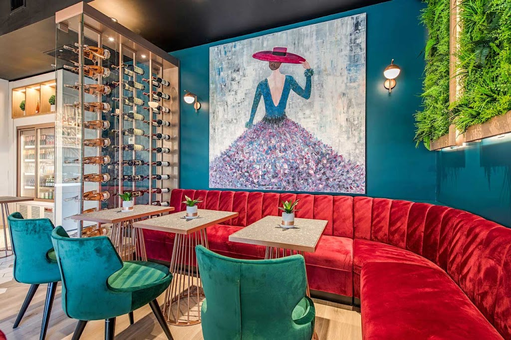 Cafe Creme de la Creme - Naples | cafe | 4339 Tamiami Trail N, Naples, FL 34103, USA | 2392767962 OR +1 239-276-7962