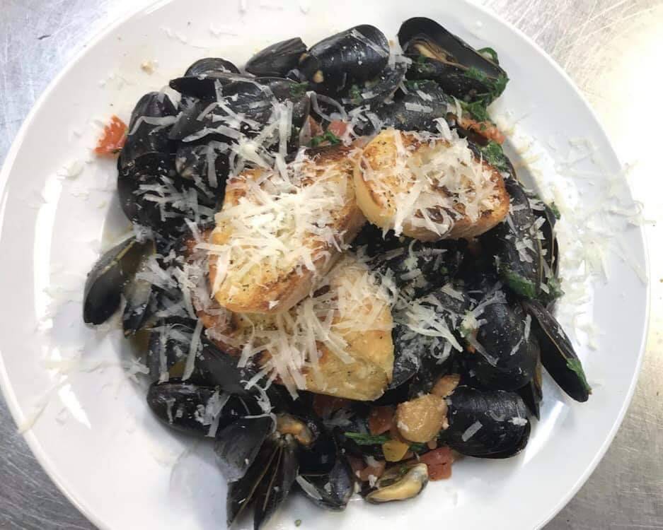 Giovannis Fresh Italian Kitchen | restaurant | 37611 US Hwy 19 N, Palm Harbor, FL 34684, USA | 7279352106 OR +1 727-935-2106