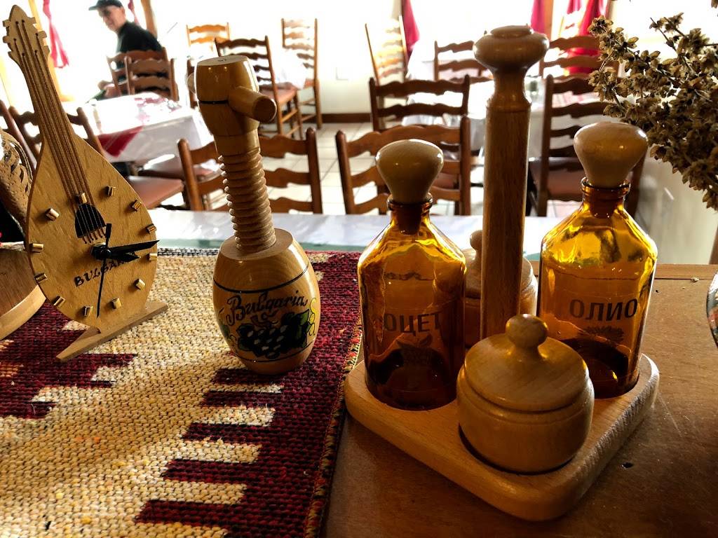 4 Seasons Restaurant | restaurant | 8402 Hudson Ln, Louisville, KY 40291, USA | 5027499969 OR +1 502-749-9969