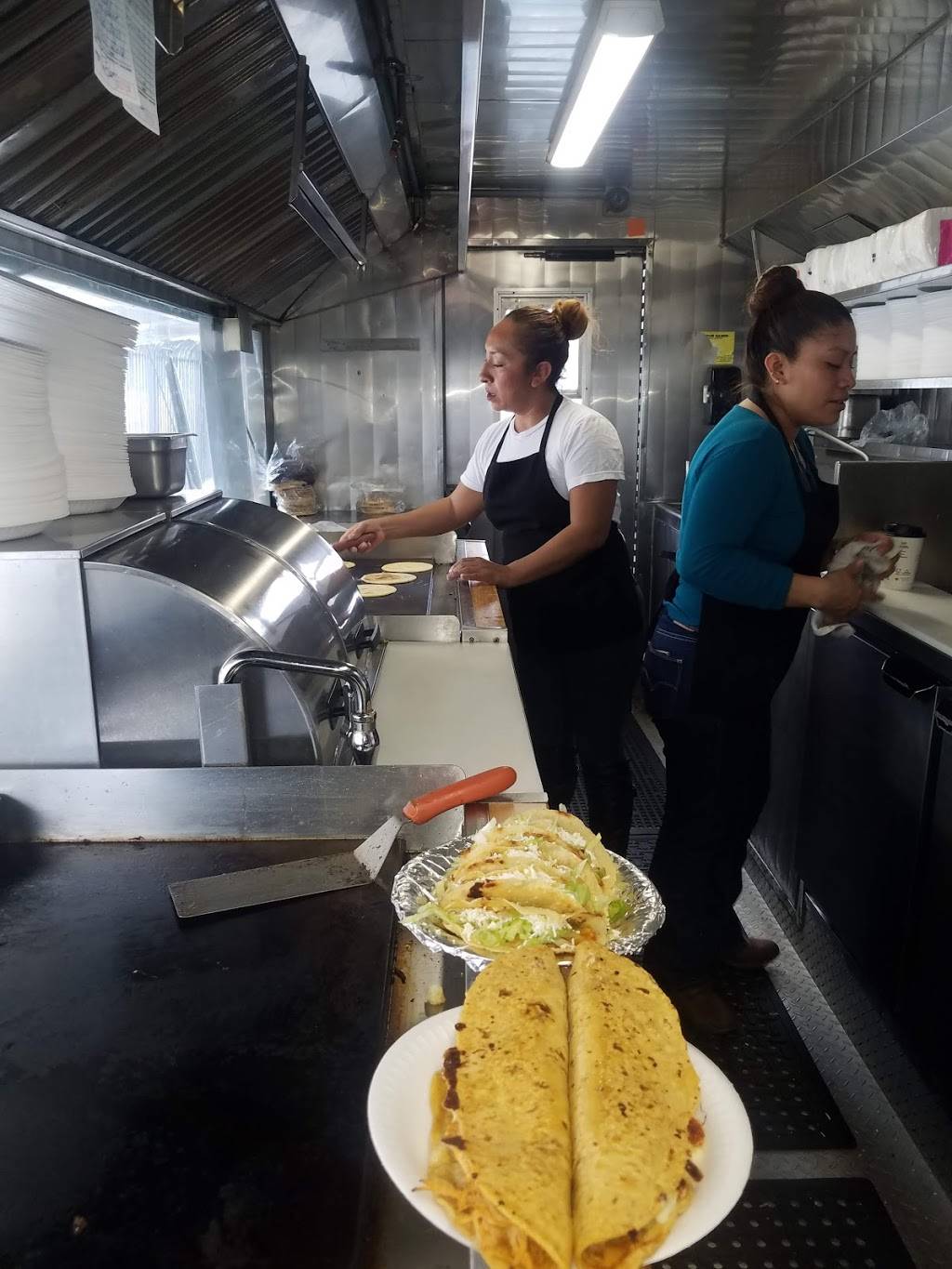 Quesadillas JaJaJa Betys | restaurant | 1825 E 8th St, Los Angeles, CA 90011, USA | 3236080294 OR +1 323-608-0294