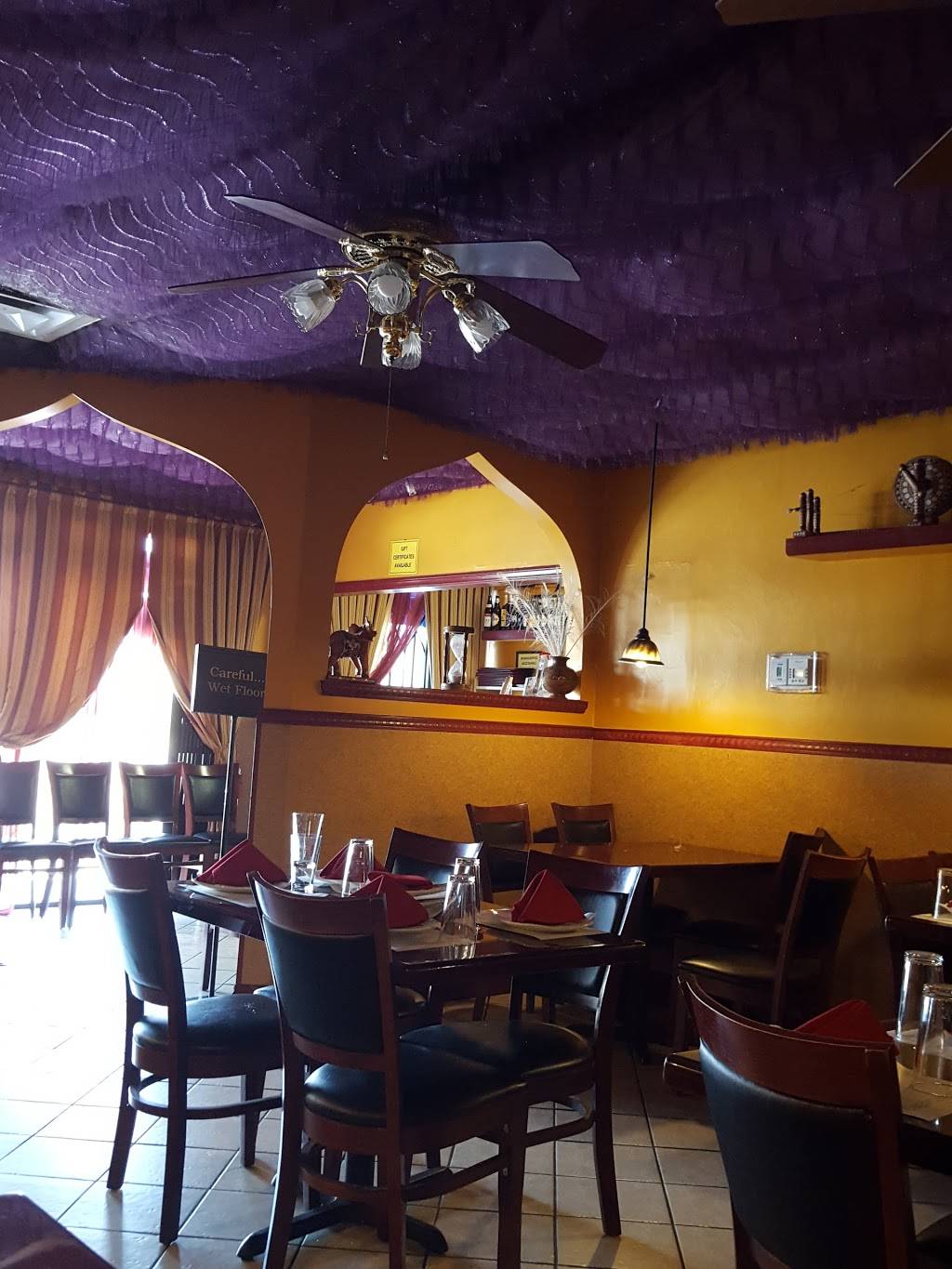 Sams Indian Food & Pizza | restaurant | 61380 Twentynine Palms Highway Suite 13, Joshua Tree, CA 92252, USA | 7603669511 OR +1 760-366-9511