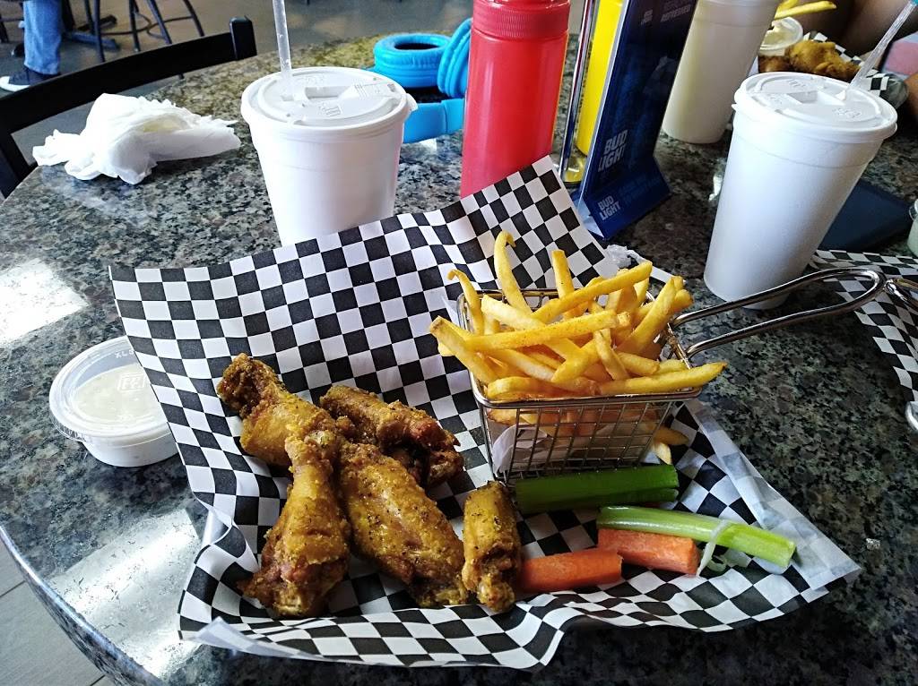 Wings Gone Wild | restaurant | 101 98th St New Suite #109, Albuquerque, NM 87121, USA | 5058364622 OR +1 505-836-4622