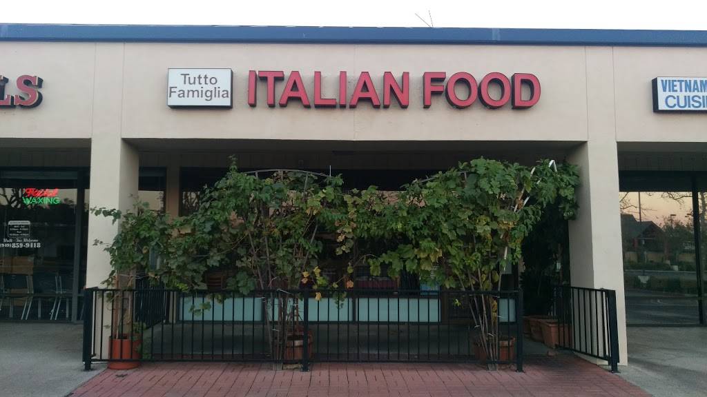 Tutto Famiglia | restaurant | 23766 Mercury Rd, Lake Forest, CA 92630, USA | 9494725466 OR +1 949-472-5466