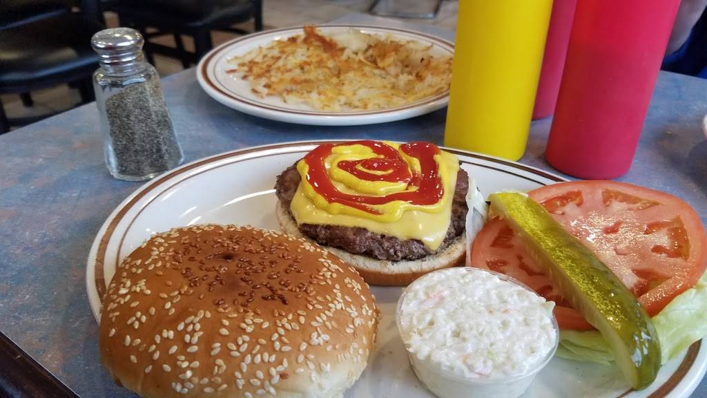 Pilich Station Grill | restaurant | 12739 Sacramento Ave, Blue Island, IL 60406, USA | 7083856788 OR +1 708-385-6788