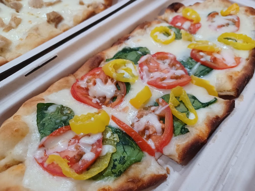 Fire Rock Pizza | restaurant | 712 W Main St Ste 5, Leesburg, FL 34748, USA | 3526056123 OR +1 352-605-6123