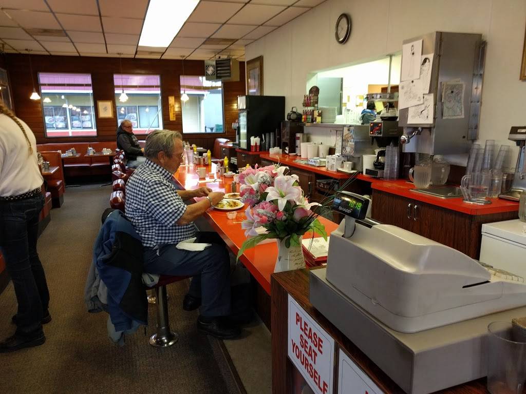 Starting Gate Restaurant | restaurant | 504 Auburn Way N, Auburn, WA 98002, USA | 2539394141 OR +1 253-939-4141