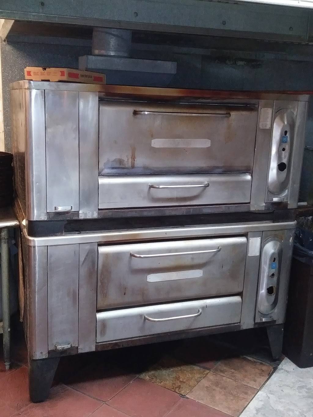 Kimberly Pizza | restaurant | 34 Kimberly Ave, New Haven, CT 06519, USA | 2034982581 OR +1 203-498-2581